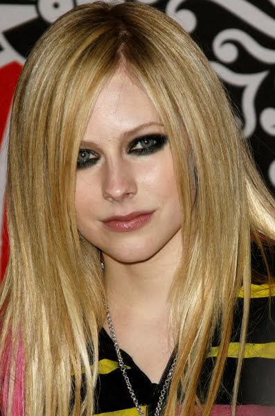 Avril Lavigne With Straight Hairstyles